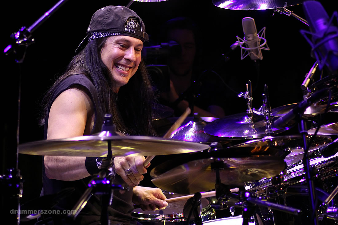 ¡Let There Be Drummers!